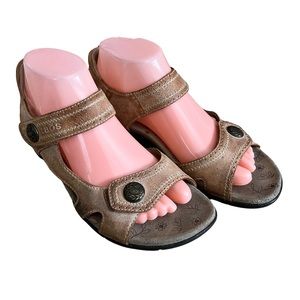 Taos Tan Leather Courage Strappy Sandals size 8 cou-12830